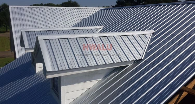 Feuilles de toiture en acier ou en aluminium