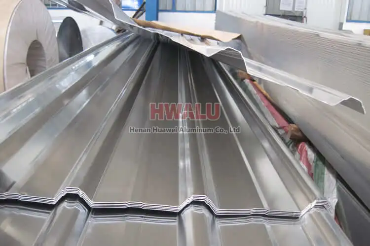 prix de la tôle d'aluminium de toiture 6061 0.4mm